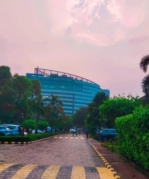 Surrounded by modern office spaces and lush greenery, this area offers a perfect blend of productivity and tranquility. With wide, well-paved walkways and a vibrant environment, it’s an ideal setting for professionals to work, connect, and unwind.